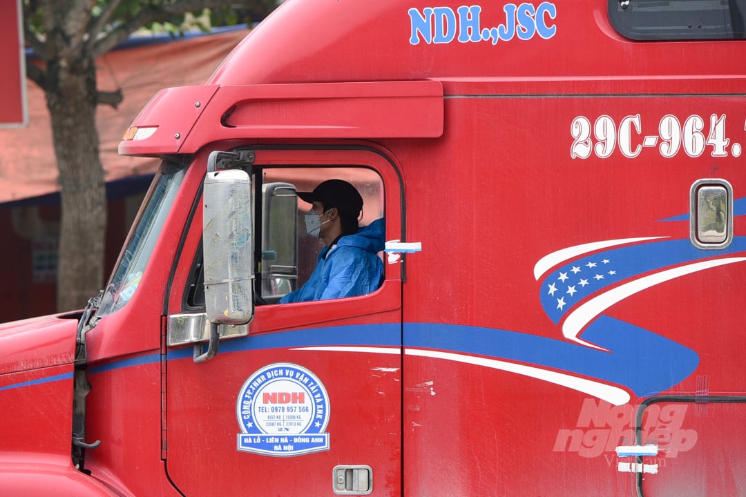 New delivery method improves customs clearance efficiency at border gate areas in Lang Son province. Photo: Tung Dinh.