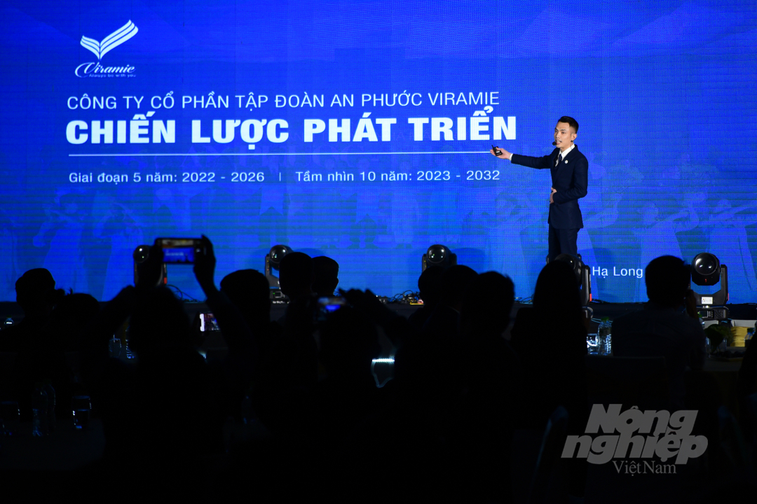 an-phuoc-viramie-tap-trung-phan-khuc-san-pham-cao-cap-va-thi-truong-chau-au-131130_962.jpg Ông Trần Ngọc Dương, Giám đốc Kinh doanh của Tập đoàn An Phước Viramie chia sẻ về chiến lược phát triển đến năm 2026, tầm nhìn 2032. Ảnh: Tùng Đinh.