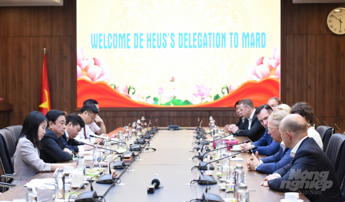 The working session between the Ministry of Agriculture and Rural Development with the Dutch Embassy Delegation and the Royal Dutch De Heus Group. Photo: Minh Phuc.