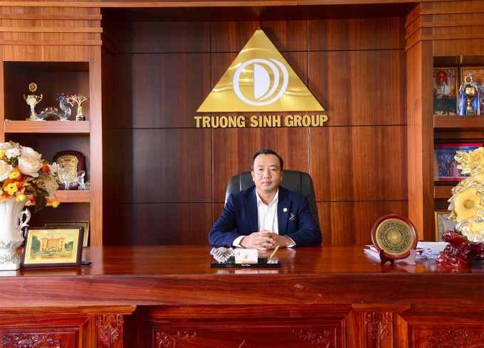 According to Mr. Phan Thanh Thien, shrimp farmers need to utilize herbs and biological products in place of antibiotic chemicals.