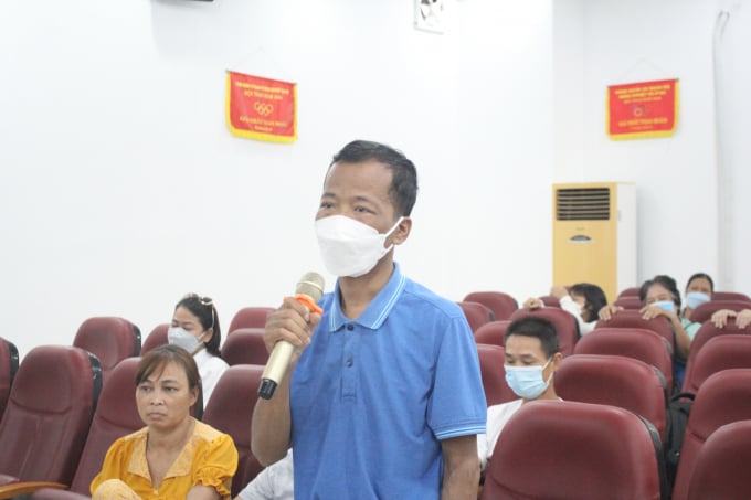 3-191309_45.jpg Tại buổi sinh hoạt đông đảo bệnh nhân đã gửi những câu hỏi, băn khoăn về các biểu hiện, tình trạng bệnh của mình tới hai vị chuyên gia. Bằng sự đồng cảm và tinh thần trách nhiệm, hai vị chuyên gia lần lượt giải đáp chi tiết, đưa ra những khuyến cáo cho từng trường hợp bệnh.