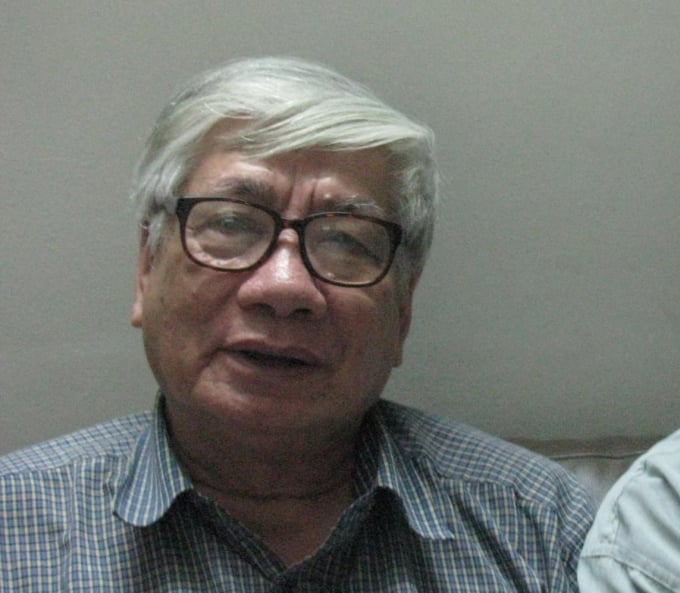 1-dinh-hai-nen-085753_913.jpg Nhà thơ Định Hải.