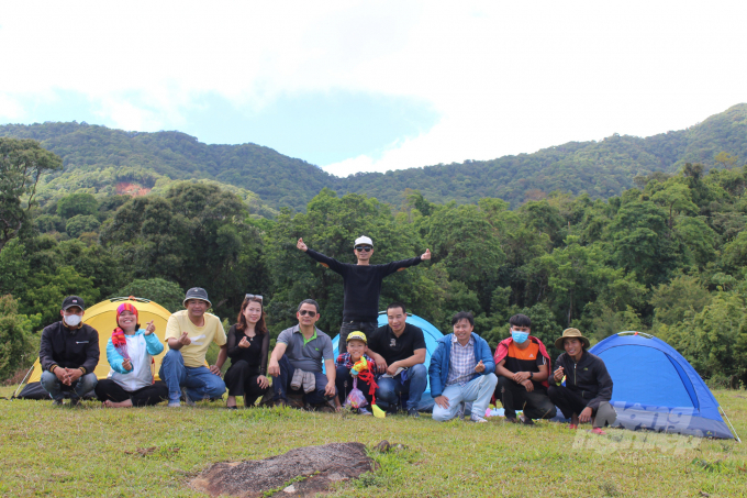 z3455765569485_2b1fbfed43ae3012df959a704c34361e-150234_651.jpg Phát triển du lịch cộng đồng tại thôn Chênh Vênh (xã Hướng Phùng) một trong những cách làm hay nhằm tăng thu nhập cho người dân từ đó giáo dục các thế hệ trẻ trong công tác bảo vệ rừng. Ảnh: VD.
