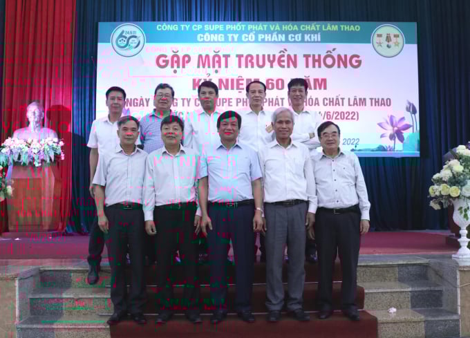 288474939_593648355809565_7847311315944031423_n-150915_165.jpg Tụ hội về đây như anh em một nhà. Ảnh: Lâm Thao.