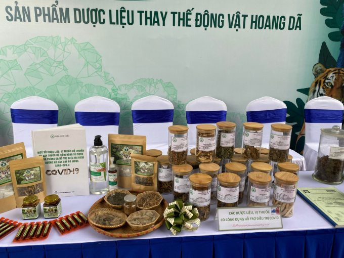 Medicinal samples as replacement to wild animal products. Photo: WWF.