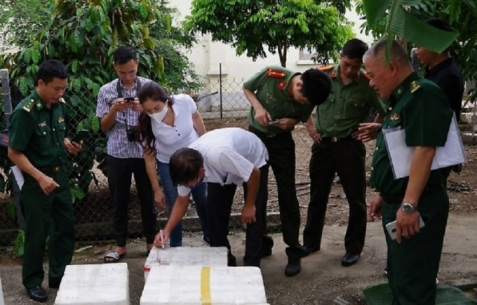 Tang vật thu được trên tàu cá.