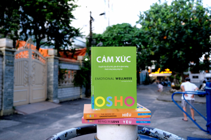 tcbc-cam-xuc-4-160216_603.jpg Cuốn sách hướng dẫn cách quan sát cảm xúc của thiền sư Osho.