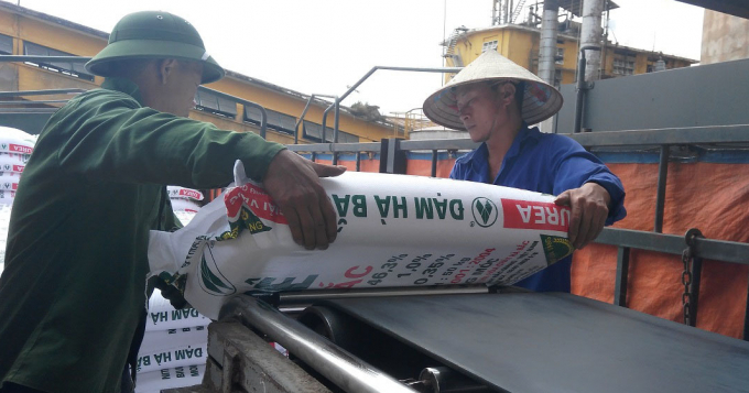 Cần góc nhìn khách quan và chia sẻ với cả doanh nghiệp sản xuất phân bón và bà con nông dân ở thời điểm này. Ảnh: DHB.