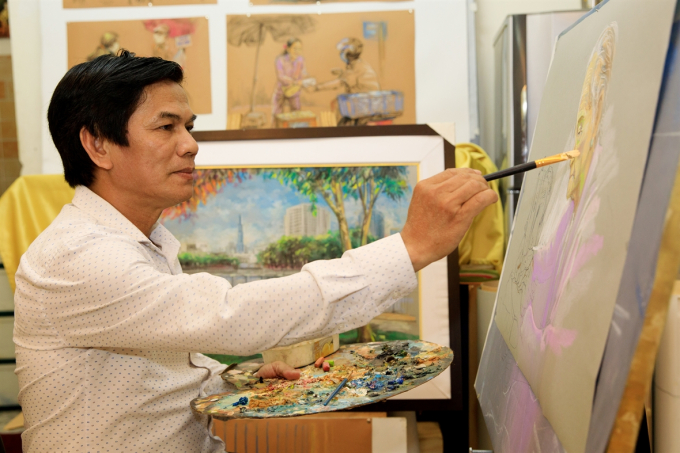 10092021075847387-2-175225_750.jpg Họa sĩ Lê Sa Long.