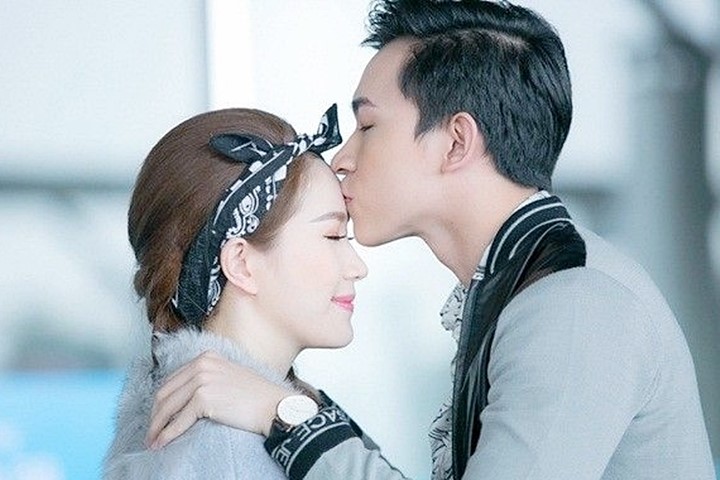 nu-hon-len-tran-211438_69.jpg Kiểu hôn lên trán