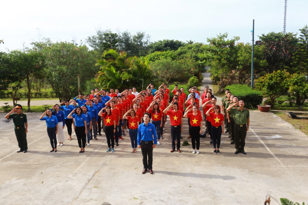 14-222601_245.jpg Tuổi trẻ Bộ NN-PTNT luôn khát khao cống hiến sức trẻ và trí tuệ để phụng sự đất nước.