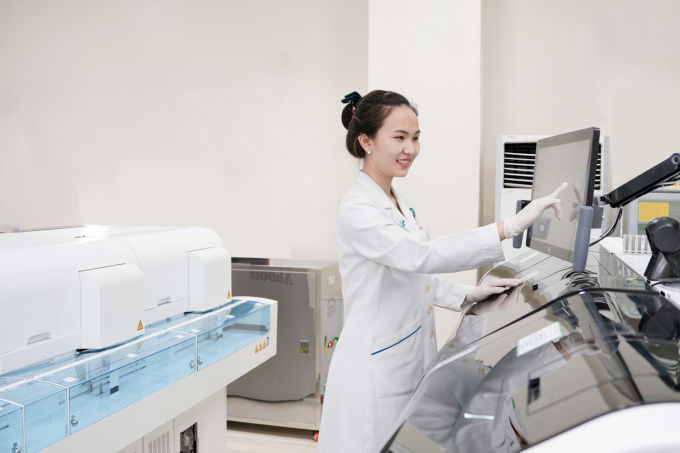 Hệ thống xét nghiệm tự động hoàn toàn GLP. Ảnh: Nguyễn Thủy.