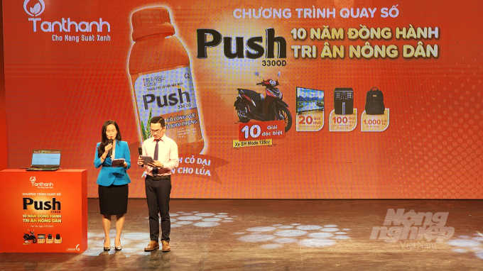 Chương trình quay số trực tiếp 'Push 330OD - 10 năm đồng hành, tri ân nông dân. Ảnh: Kim Anh.