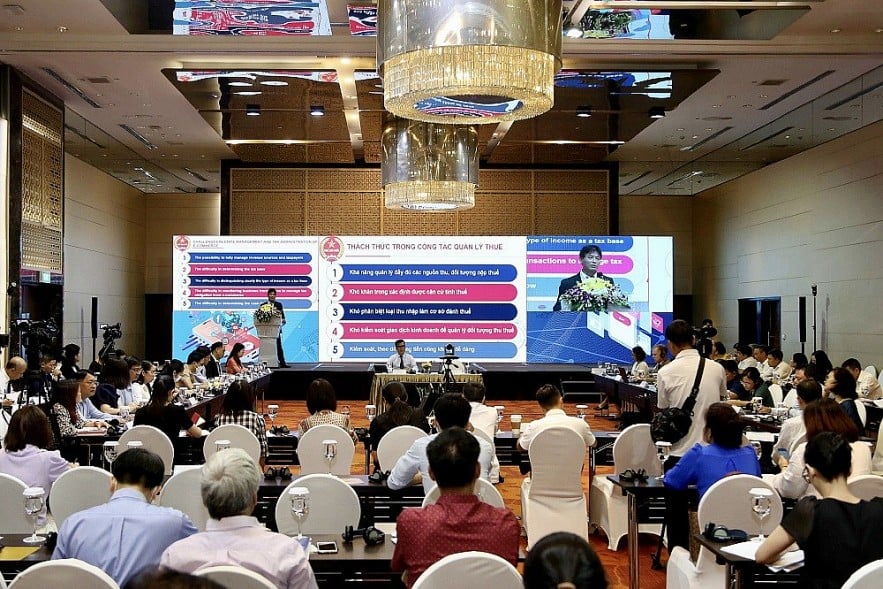 a-184647_414.jpeg Toàn cảnh hội thảo về thuế thương mại điện tử ngày 29/7 tại Hà Nội.