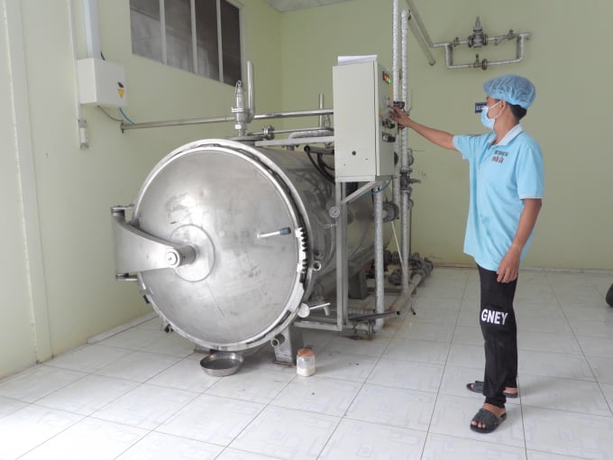 Từ hiệu quả chương trình, chủ thể mạnh dạn đầu tư trang thiết bị tiên tiến vào sản xuất. Ảnh: Hồng Thủy.
