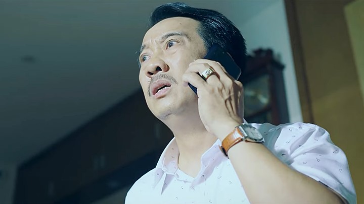 phim-dau-tri-tap-11-vtv1-141412_38.jpg Đấu trí tập 11: Ông Túng được mách nước giả điên để tránh ngồi tù. Ảnh chụp màn hình
