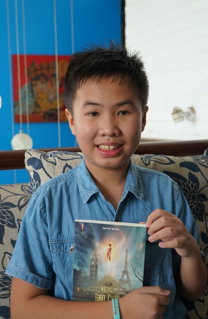 1-cao-viet-quynh-2-091425_605.jpg Tiểu thuyết gia nhí Cao Việt Quỳnh.