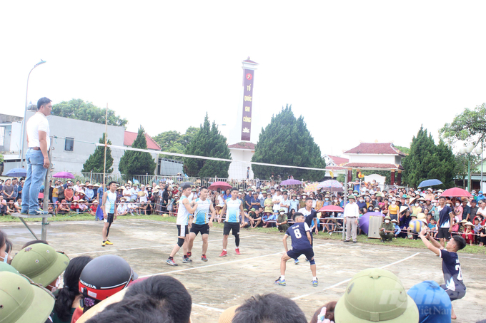 5-185820_815.jpg Chương trình thể thao chào mừng. Ảnh: Hồ Quang.
