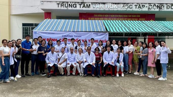 an-sinh-2-135023_647.jpg PTSC Phú Mỹ phối hợp cùng PTSC và Bệnh viện Đại học Y Dược thành phố Hồ Chí Minh tổ chức khám chữa bệnh cho người dân có hoàn cảnh khó khăn tại thị xã Phú Mỹ, Bà Rịa - Vũng Tàu.