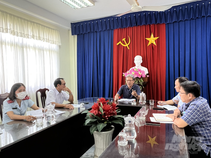 z3687889312830_07f8e501ceec892ba6d2fcaf1383685e-083559_922.jpg Sở Công thương tỉnh Bạc Liêu làm việc với các doanh nghiệp cung ứng xăng dầu vào ngày 31/8. Ảnh: Trọng Linh.