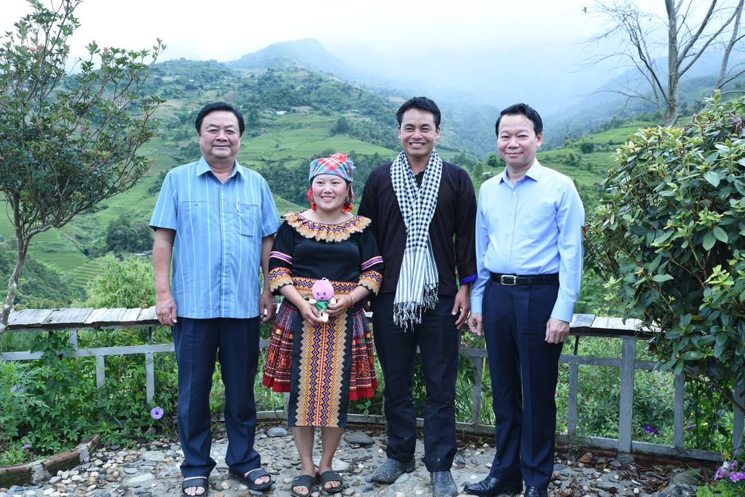 co-mot-yen-bai-xanh-hai-hoa-ban-sac-va-hanh-phuc-131818_84.jpg