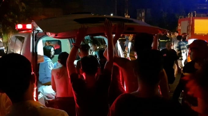 Nhiều nạn nhân được cứu ra ngoài an toàn.