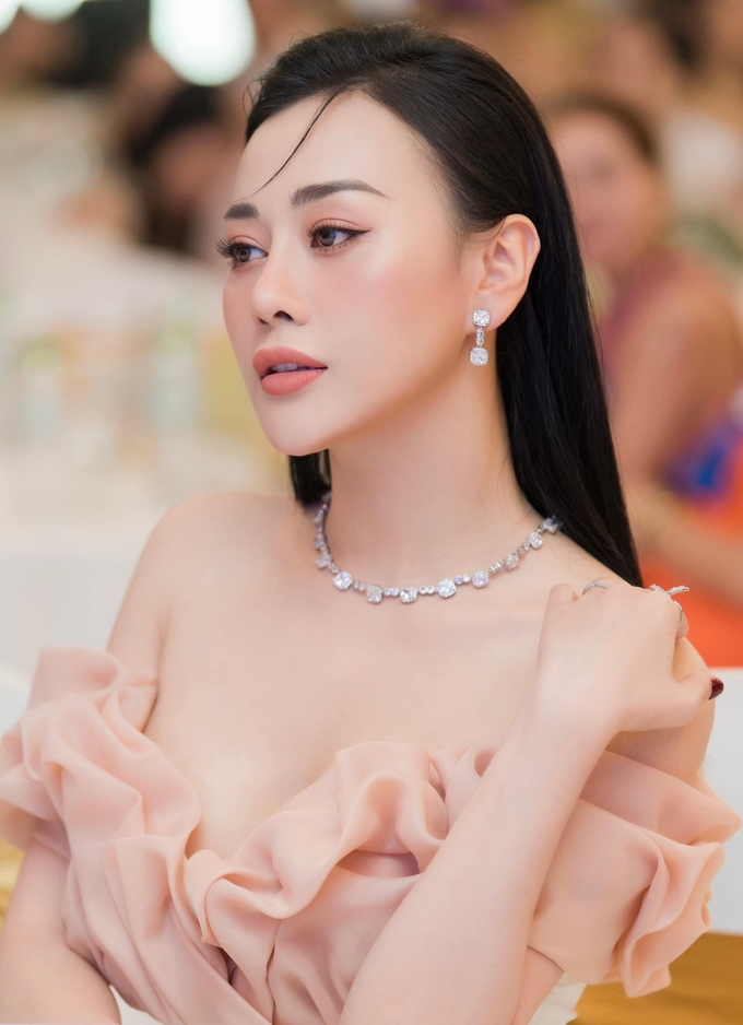 1-phuong-oanh-102129_352.jpg Diễn viên Phương Oanh nổi tiếng với bộ phim 'Quỳnh búp bê'.