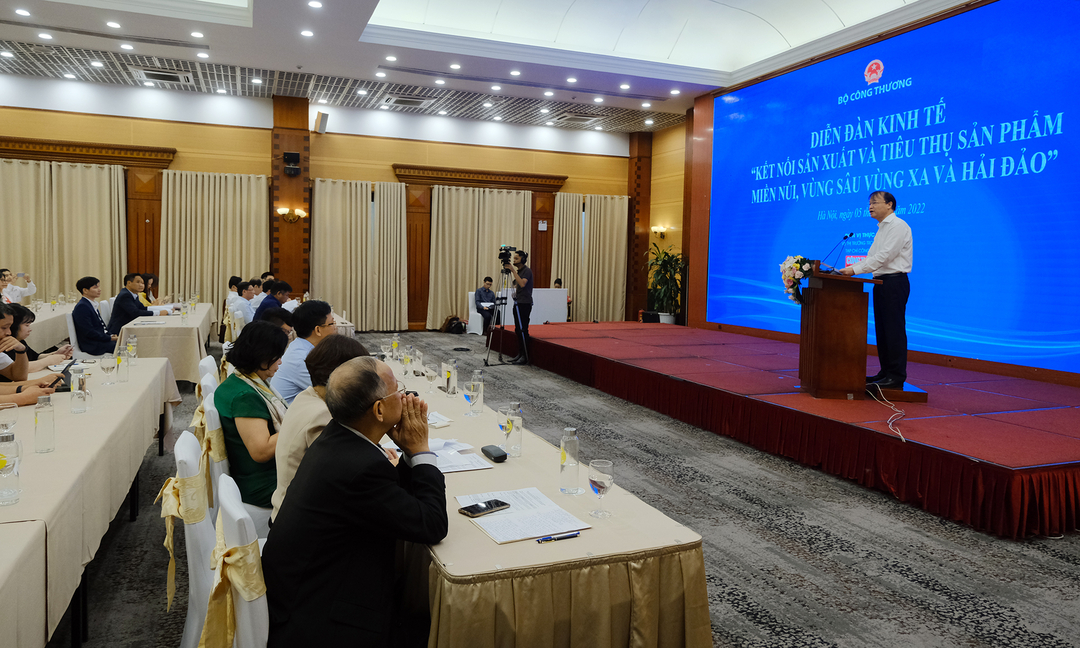 a-085717_536.jpg Thứ trưởng Công thương Đỗ Thắng Hải phát biểu khai mạc diễn đàn.