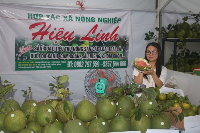 Phiên chợ thu hút nhiều nông sản tiêu biểu của tỉnh Khánh Hòa. Ảnh: KS.