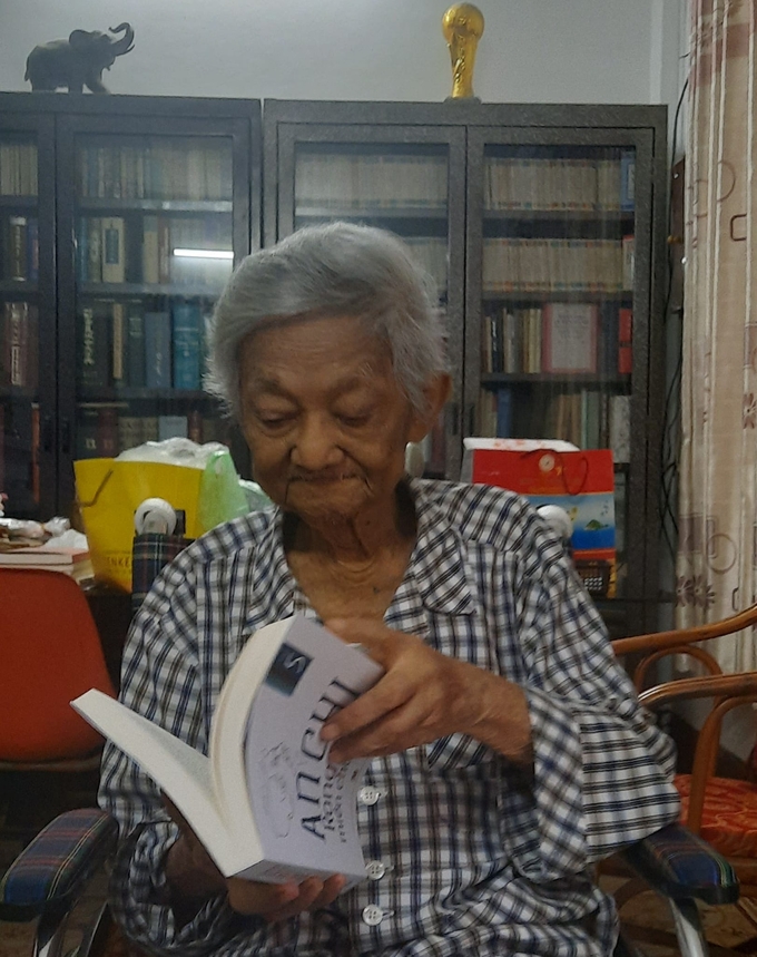 308473343_2055556247961458_8783116696128996448_n-173839_40.jpg Học giả An Chi cuối tháng 9/2022.