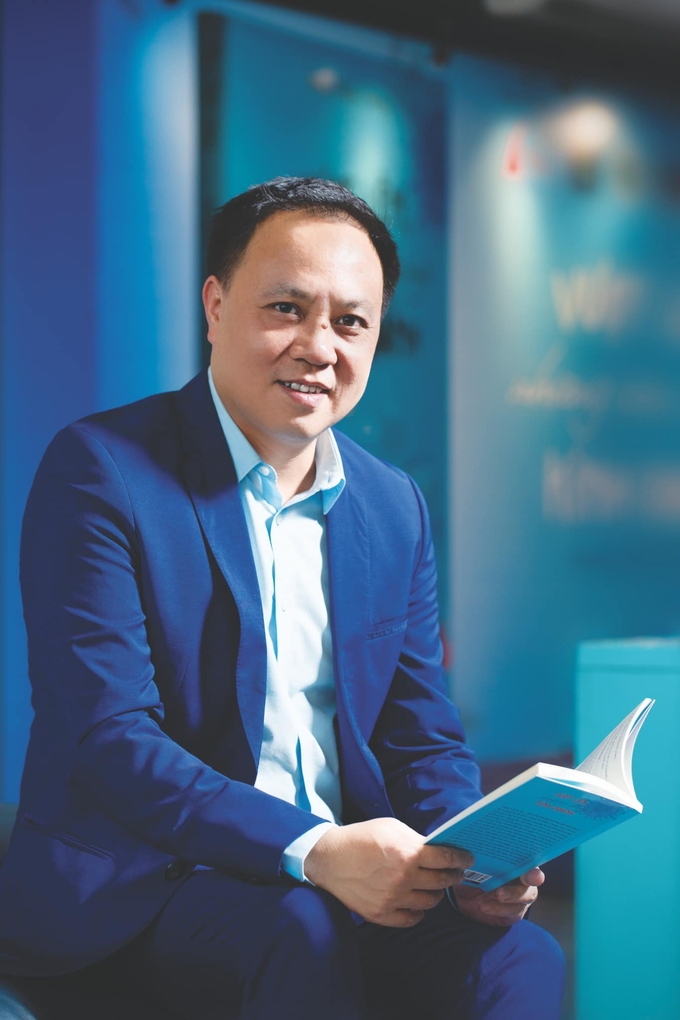 Doanh nhân Phan Minh Thông có sở thích đọc sách và viết sách.