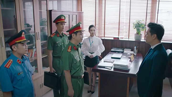 phim-hanh-trinh-cong-ly-tap-5-vtv3_2-163055_774.jpg Hành trình công lý tập 5: Công An triệu tập Hoàng để điều tra về việc Hà bị chết. Ảnh chụp màn hình