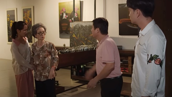 phim-thong-gia-ngo-hep-tap-10-vtv3-152723_657.jpg Thông gia ngõ hẹp tập 10: Ông Phan trách móc Linh khi giấu việc cụ Thập đang ở nhà cô. Ảnh chụp màn hình