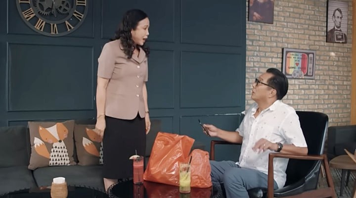 phim-thong-gia-ngo-hep-tap-13-vtv3_1-160616_292.jpg Thông gia ngõ hẹp tập 13: Bà Lâm Anh 'phát hỏa', đòi ly dị với ông Khôi. Ảnh chụp màn hình