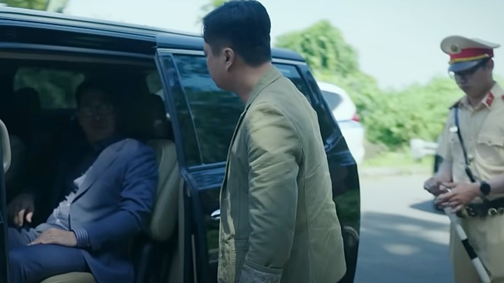 Đấu trí tập 73: Boss bị công an bắt trong lúc tháo chạy. Ảnh chụp màn hình