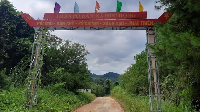 nguoi-dan-ong-dan-toc-thieu-so-mang-duong-ve-thon-ban-111640_541.jpg Thôn Pò Đán từng bước xây dựng nông thôn mới từ nỗ lực của bà con dân tộc thiểu số nơi đây. Ảnh: Viết Cường.