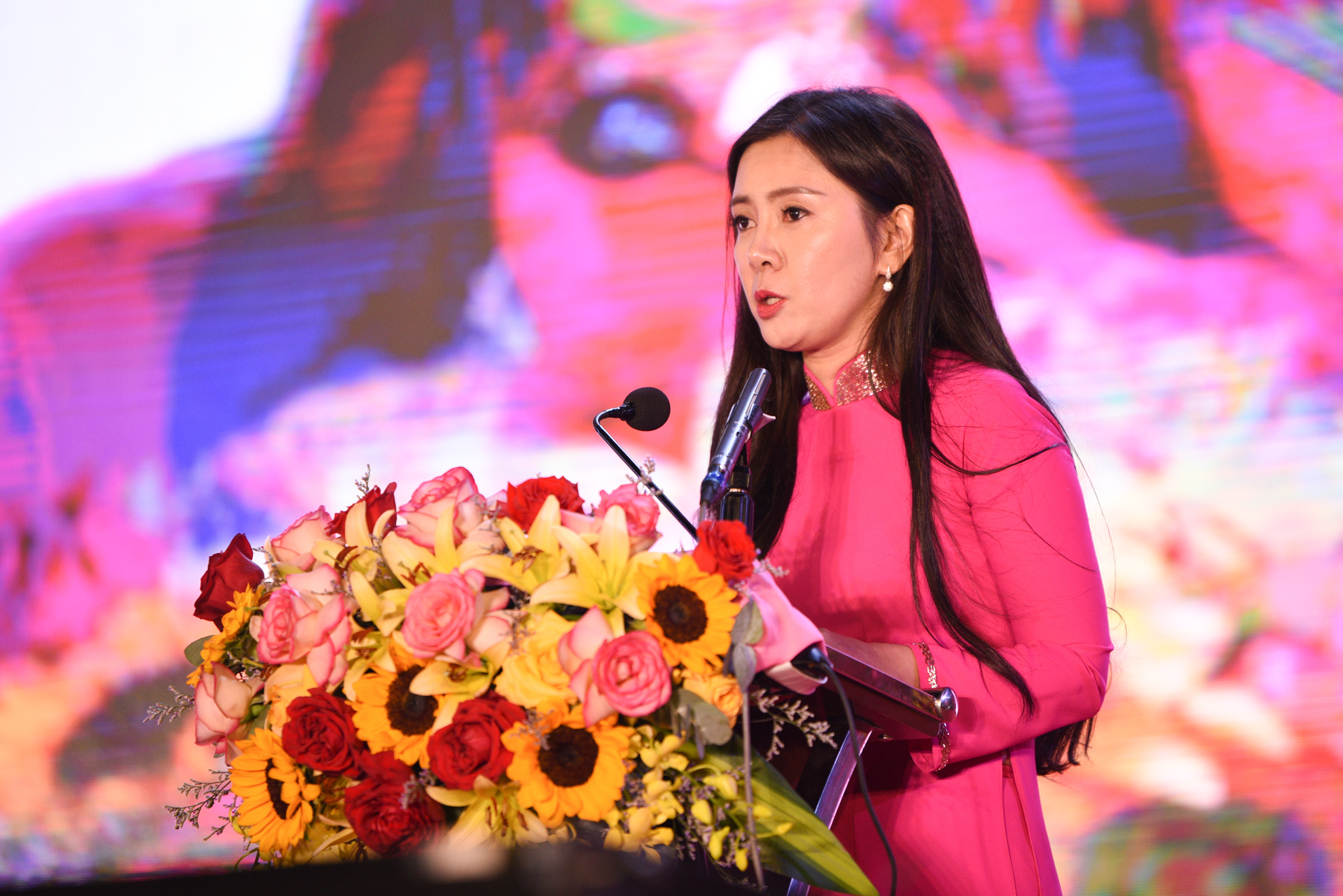 khai-mac-hoi-cho-thuong-mai-quoc-te-viet-trung-2022-230016_139.jpg Bà Đoàn Thu Hà, Phó Chủ tịch UBND tỉnh Lạng Sơn phát biểu khai mạc hội chợ. Ảnh: Tùng Đinh.