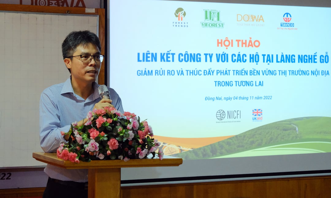 a-090458_888.jpg Ông Tô Xuân Phúc, chuyên gia của Tổ chức Forest Trends, phát biểu tại hội thảo. Ảnh: BT.