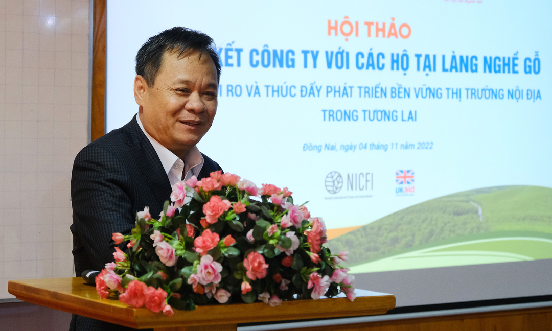 dua-go-rung-trong-den-cac-lang-nghe-095423_962.jpg Ông Võ Quang Hà, Chủ tịch Tavico chia sẻ về thị trường gỗ Tây. Ảnh: BT.