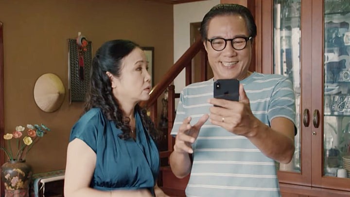 phim-thong-gia-ngo-hep-tap-15-vtv3_3-175857_641.jpg Thông gia ngõ hẹp tập 15: Ông Khôi vui sướng Linh và Phan chia tay. Ảnh chụp màn hình