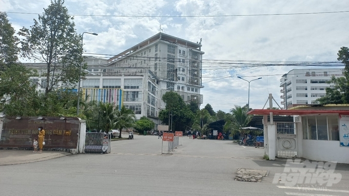 z3838100131664_21a43058a4b61e63e0586e0de9c65f4f-095349_682.jpg Bệnh viện Nhi đồng TP Cần Thơ nơi xảy ra vụ việc. Ảnh: Trọng Linh.