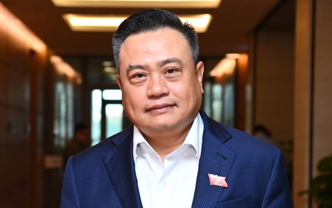 Chủ tịch UBND Thành phố Hà Nội Trần Sỹ Thanh yêu cầu Thủ trưởng, Giám đốc các Sở, ban, ngành Thành phố, Chủ tịch UBND các quận, huyện, thị xã tập trung tăng cường các biện pháp phòng, chống dịch sốt xuất huyết.