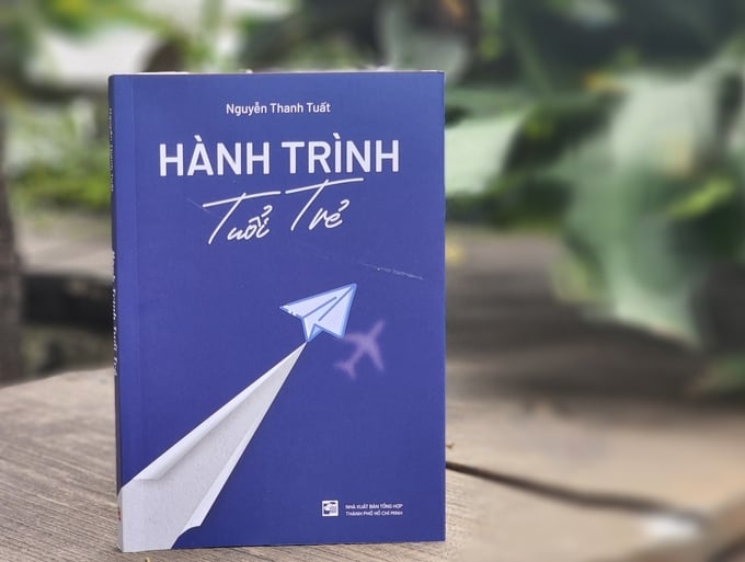 20221018_163217_mh1666665585792-102537_287.jpg Cuốn sách 'Hành trình tuổi trẻ' của Nguyễn Thanh Tuất.