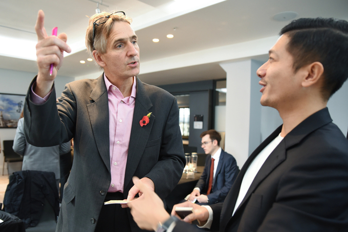 Vietnamese and UK businesses were discussed on the sidelines of the event. Photo: NT.