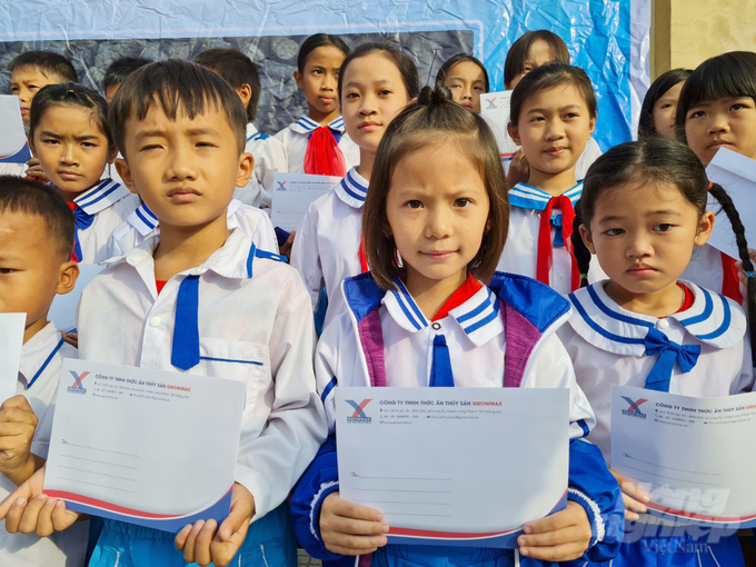Điểm đến đầu tiên là Trường tiểu học An Hòa. Ảnh: Việt Khánh.
