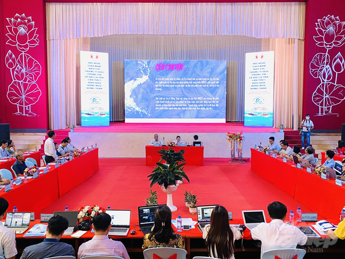 lan-dau-to-chuc-le-hoi-ca-tra-tai-thu-phu-ca-tra-hong-ngu-145011_325.jpg Quang cảnh buổi họp báo Lễ hội cá tra lần thứ nhất năm 2022 chiều 2/12 tại thành phố Hồng Ngự. Ảnh: Lê Hoàng Vũ.