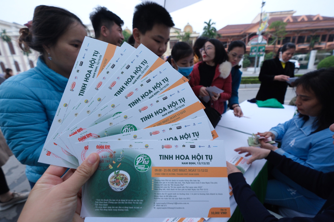 4c0b902918bfc1e198ae-165210_448.jpg Phía ban tổ chức phát hành vé vào sự kiện với mức giá 10.000 đồng/vé.