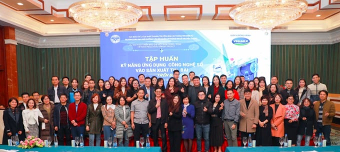 anh-chup-man-hinh-2022-12-21-luc-201806-202505_827.jpeg Các học viên và các đại biểu, các đơn vị đồng hành cùng chụp hình lưu niệm sau khi kết thúc khóa tập huấn.