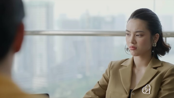 truc-tiep-dung-lam-me-cau-tap-7-tren-vtv3-hom-nay-22-12-145445_142.jpg Đừng làm mẹ cáu tập 7: Vy 'đau khổ' vì phải về làm cho công ty gia đình. Ảnh chụp màn hình