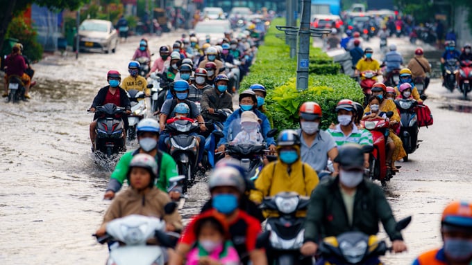 a12-151745_664.jpg Giao thông trở nên rối loạn mỗi khi các tuyến đường tại TP. HCM bị ngập. Ảnh: TL.